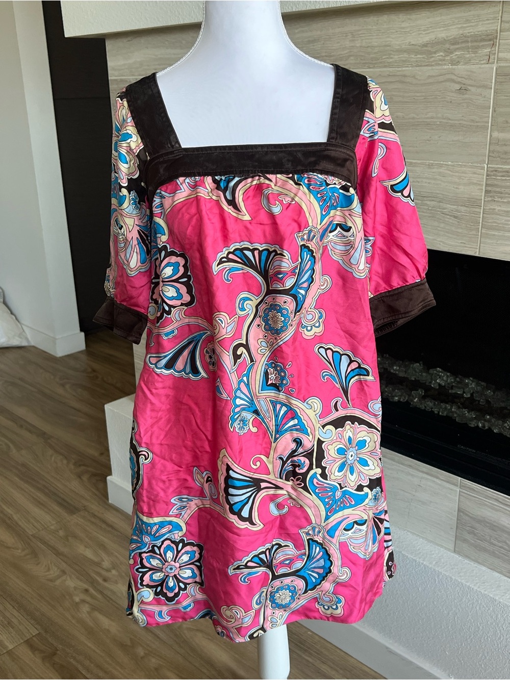 Banana republic Bright Pink Floral Paisley Tunic with Brown Trim